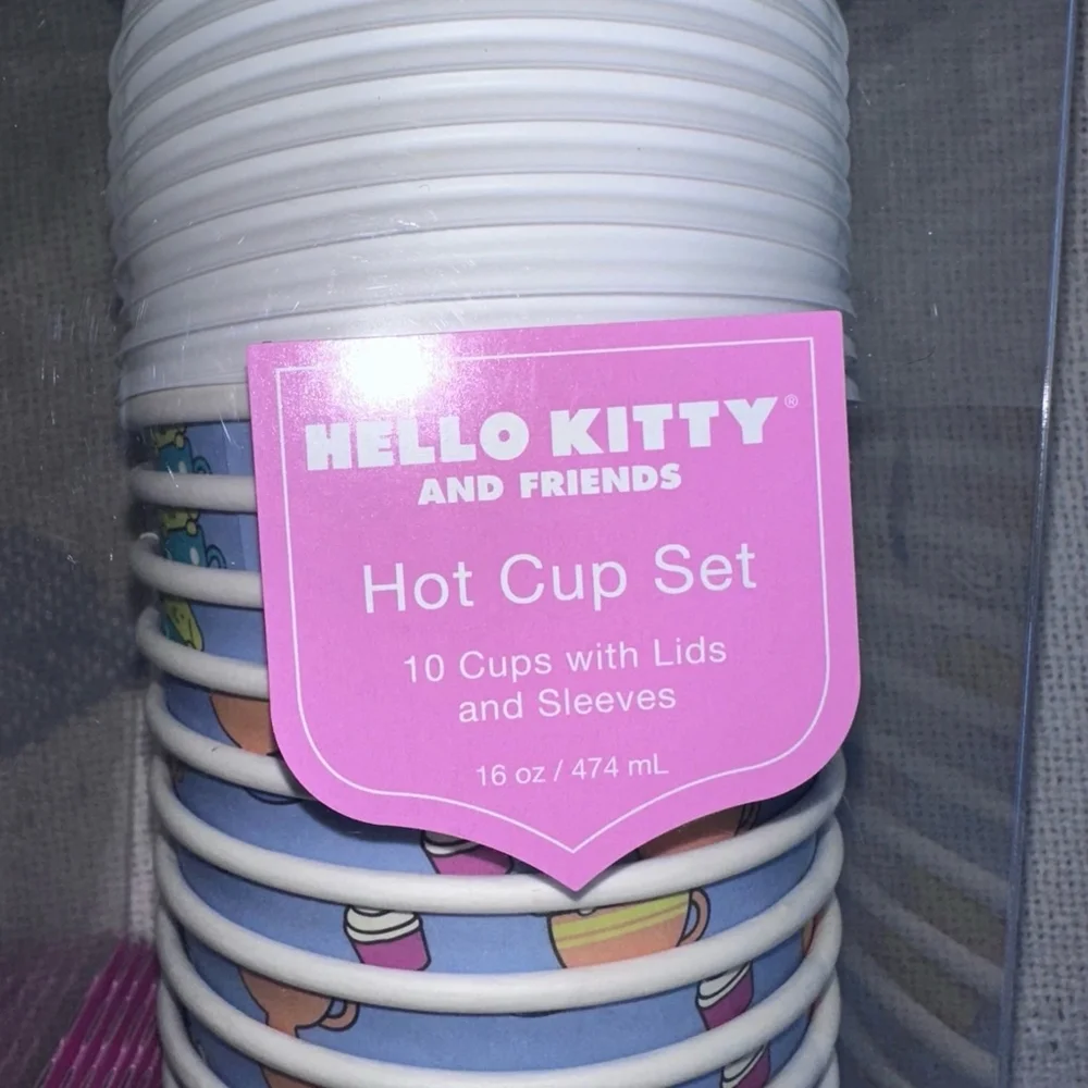 New Unopened Hello Kitty And Friends Hot Cup Set 10 Cups W/ Lids And Sleeves